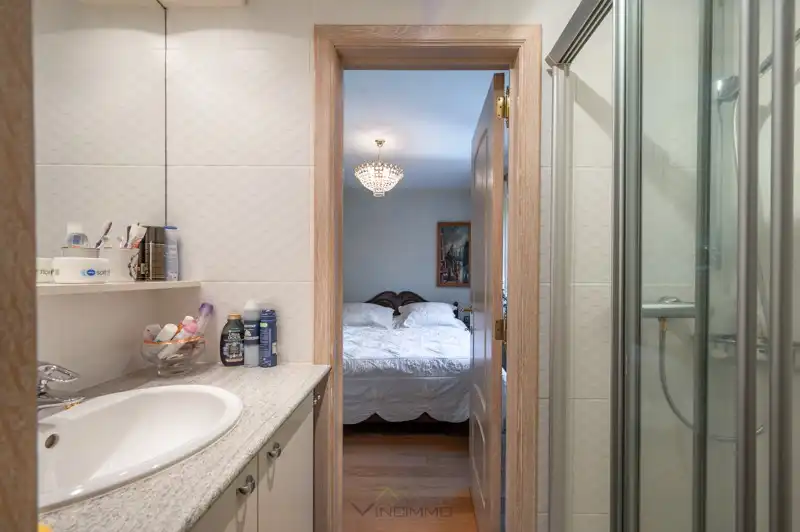 Vincimmo stelt u dit verzorgd gelijkvloers appartement met tuin voor, gelegen vlak bij het casino van Knokke. foto 11