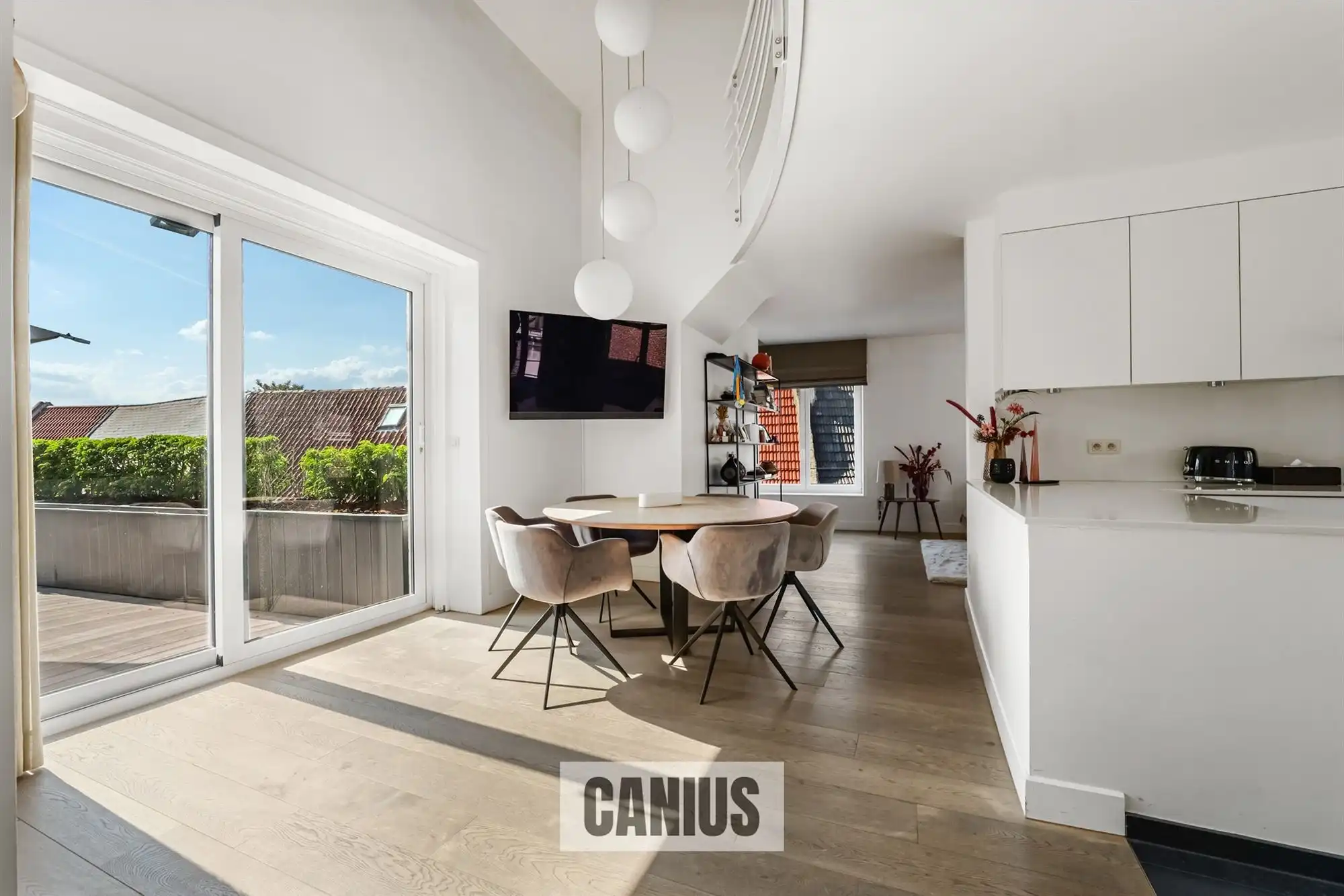 UITZONDERLIJK RUIM APPARTEMENT VAN 161m² MET GROOT TERRAS EN GARAGE IN HARTJE SINT-TRUIDEN foto 3