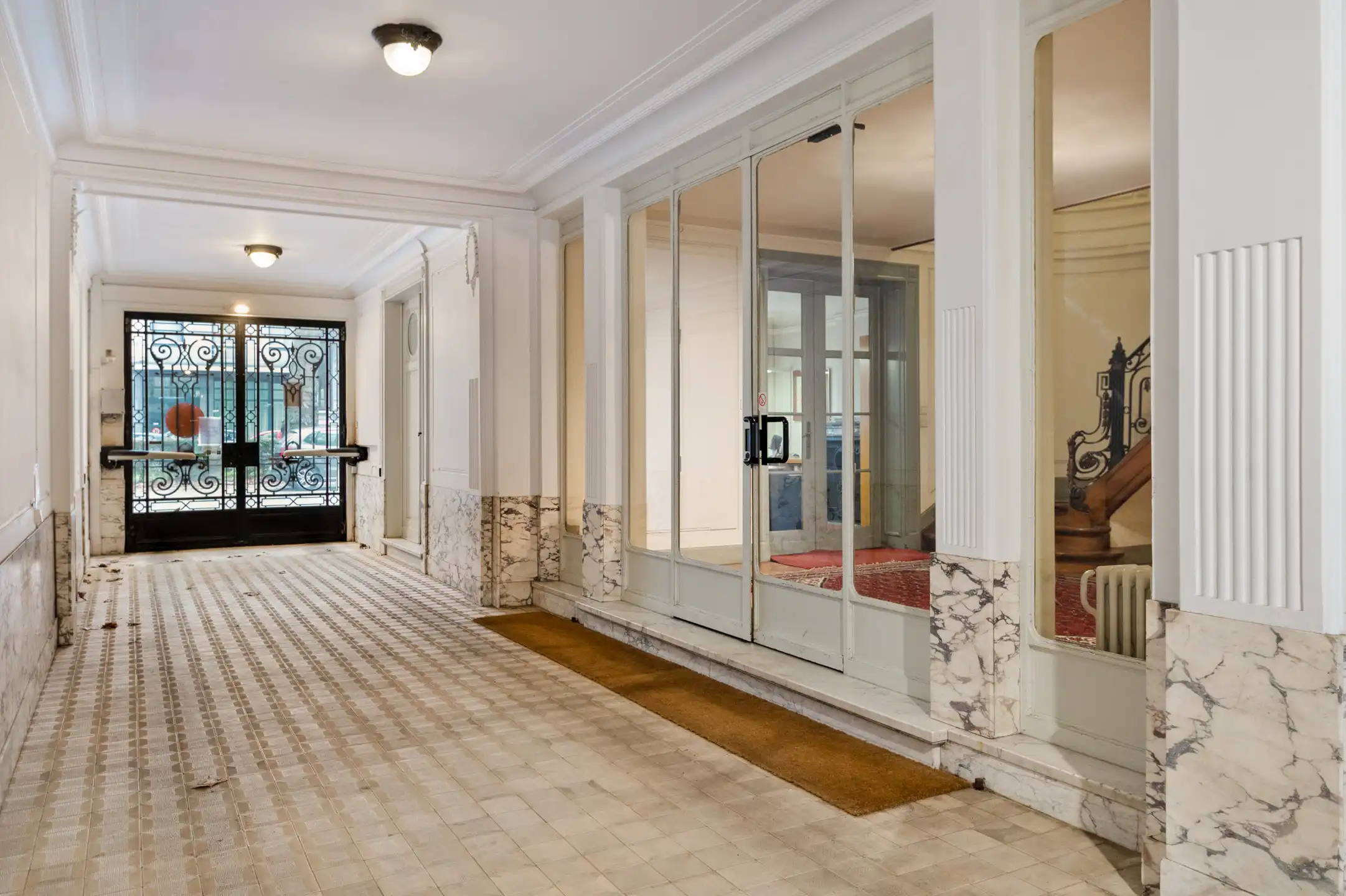 Kantoorgebouw te koop in Beaux - Artstijl foto 3