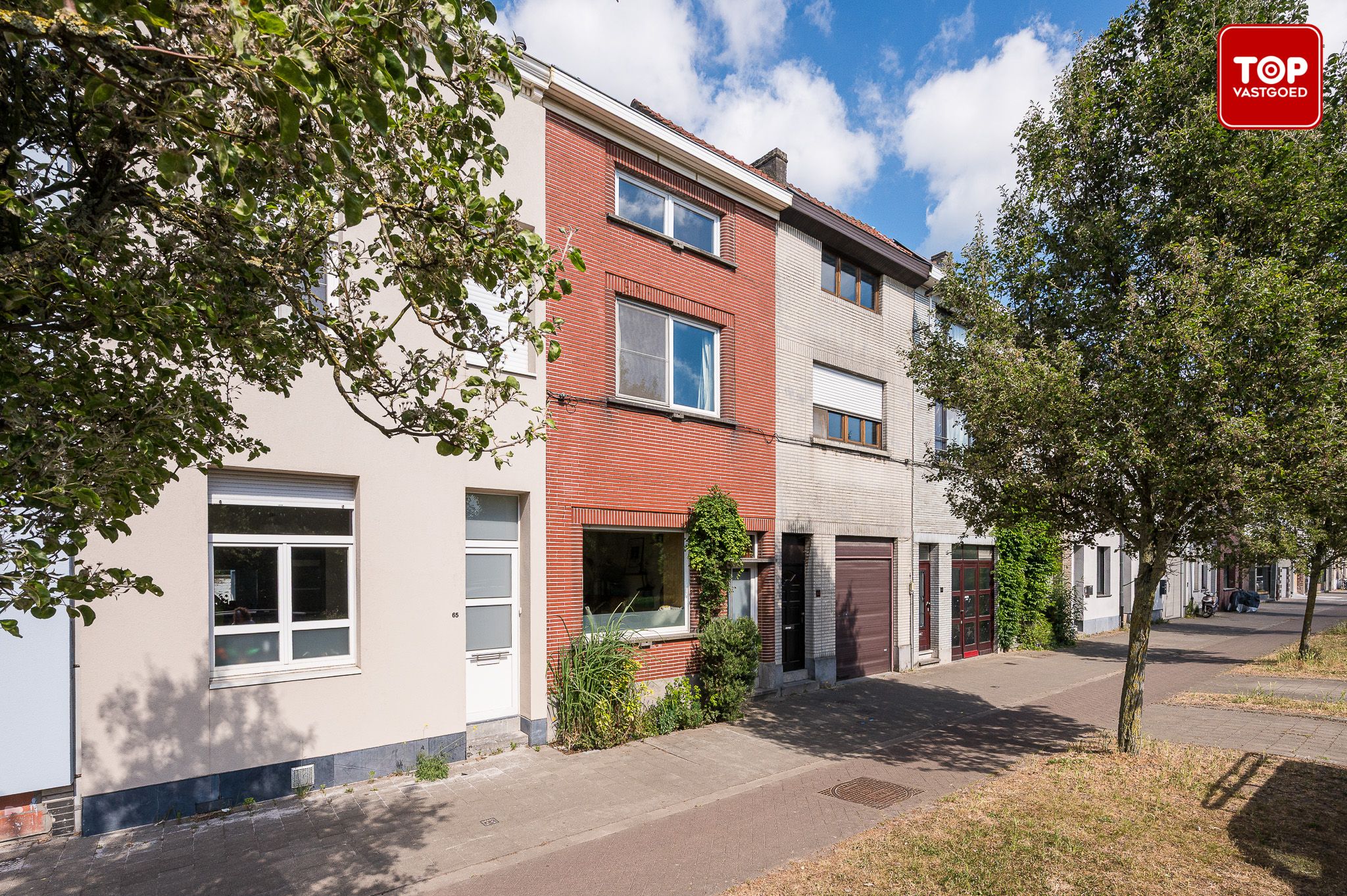 Karaktervolle woning op toplocatie in Gentbrugge foto {{pictureIndex}}