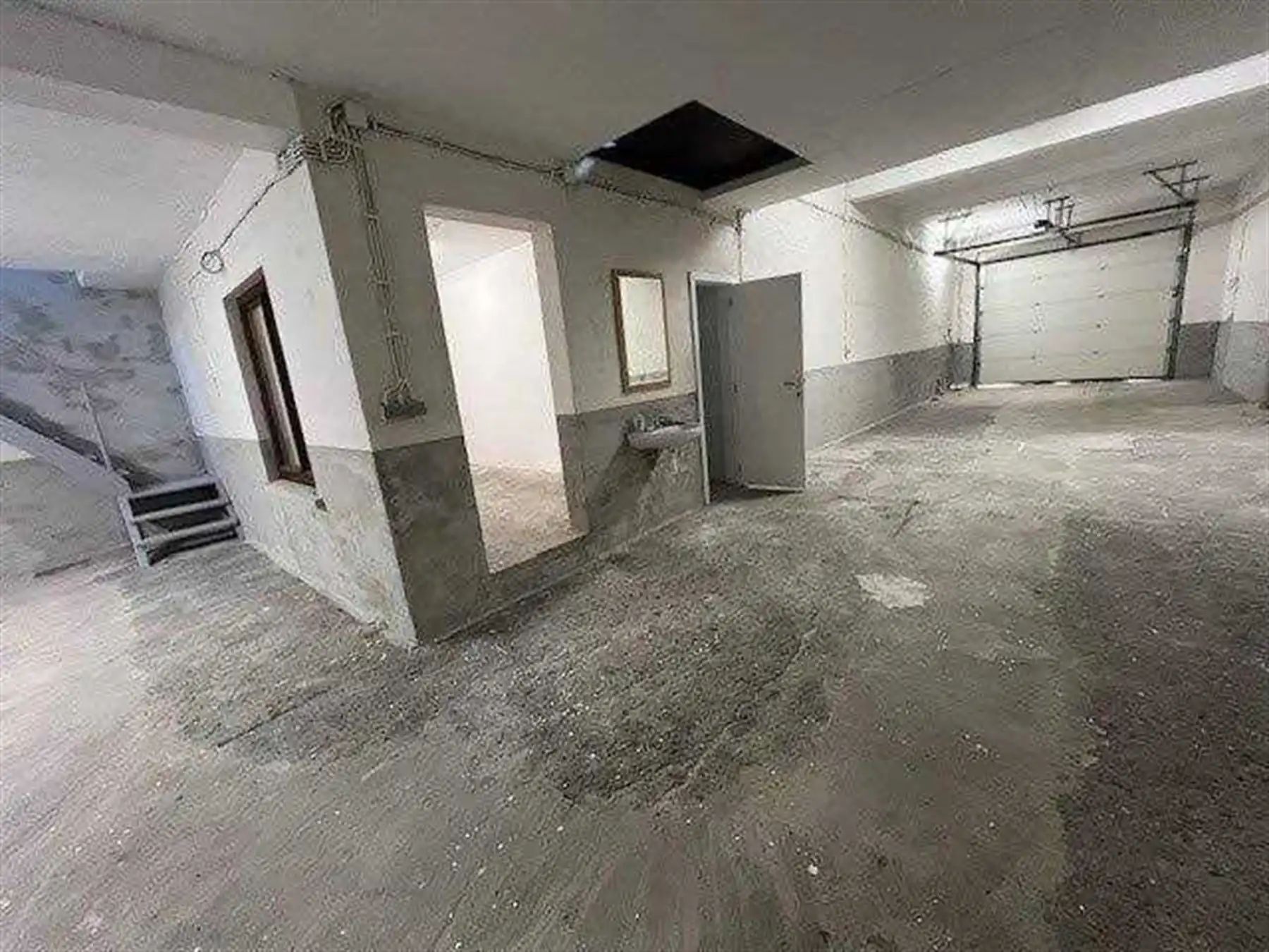 Woning met 3 verhuurde units en ruim magazijn met aparte toegang foto 14