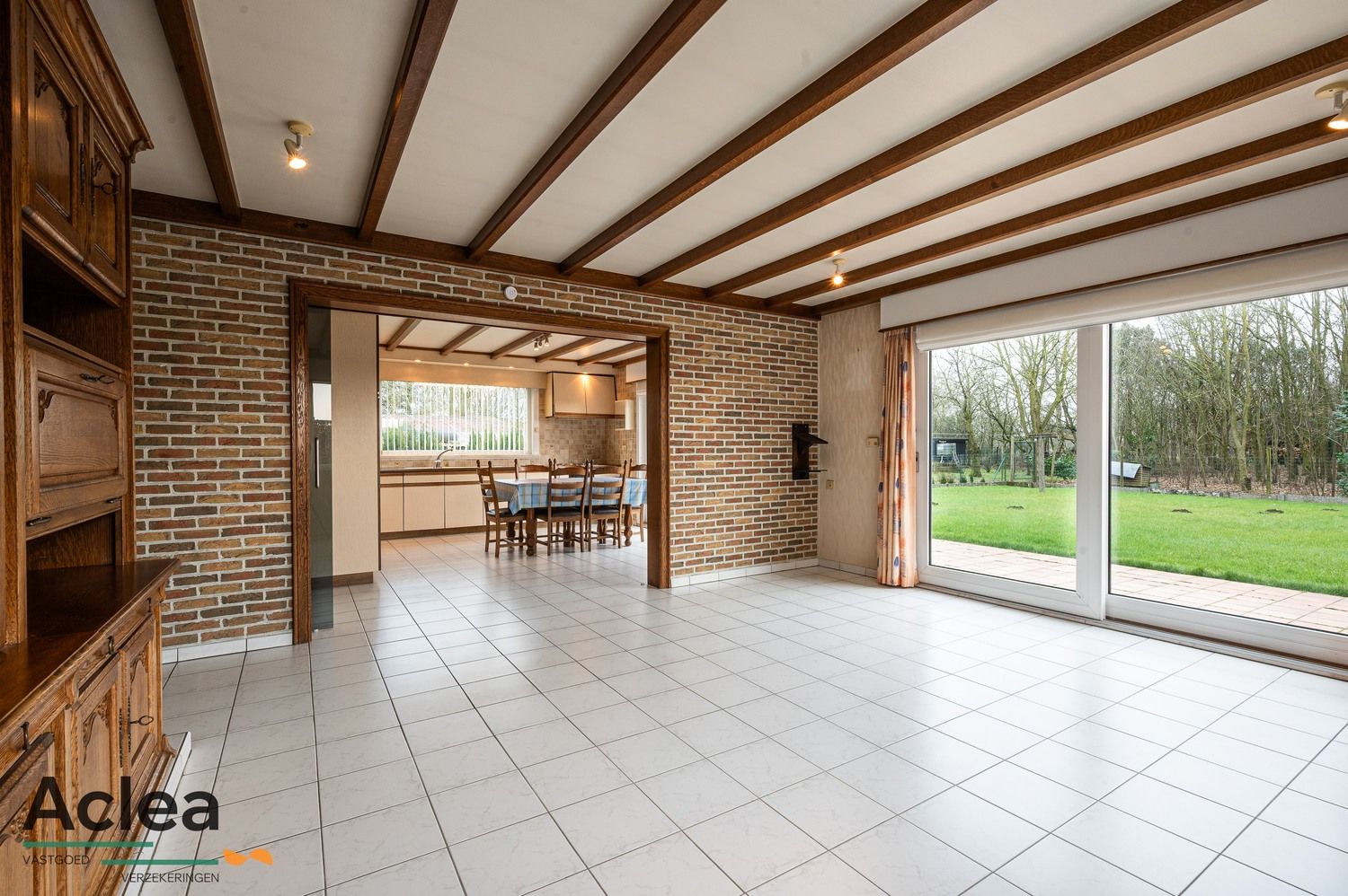 Ruime woning met veel extra potentieel op een mooi zuid gericht perceel foto 7