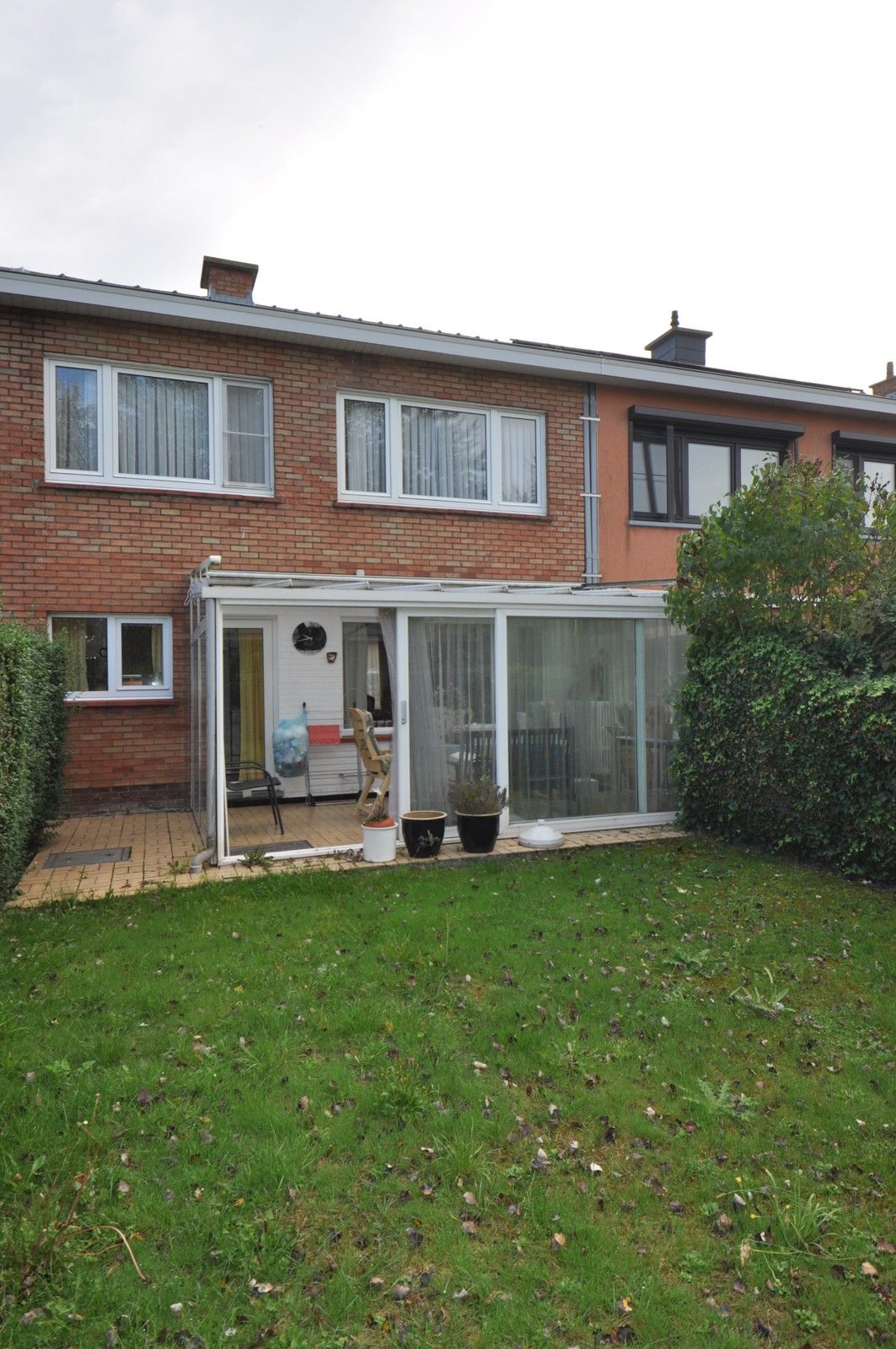 Verzorgde woning met zonnige tuin foto 16