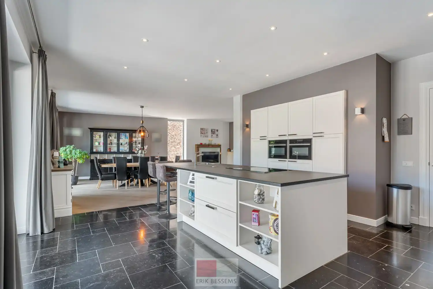 Prachtig authentiek herenhuis met ruime loods en garage in de Voerstreek! foto 18