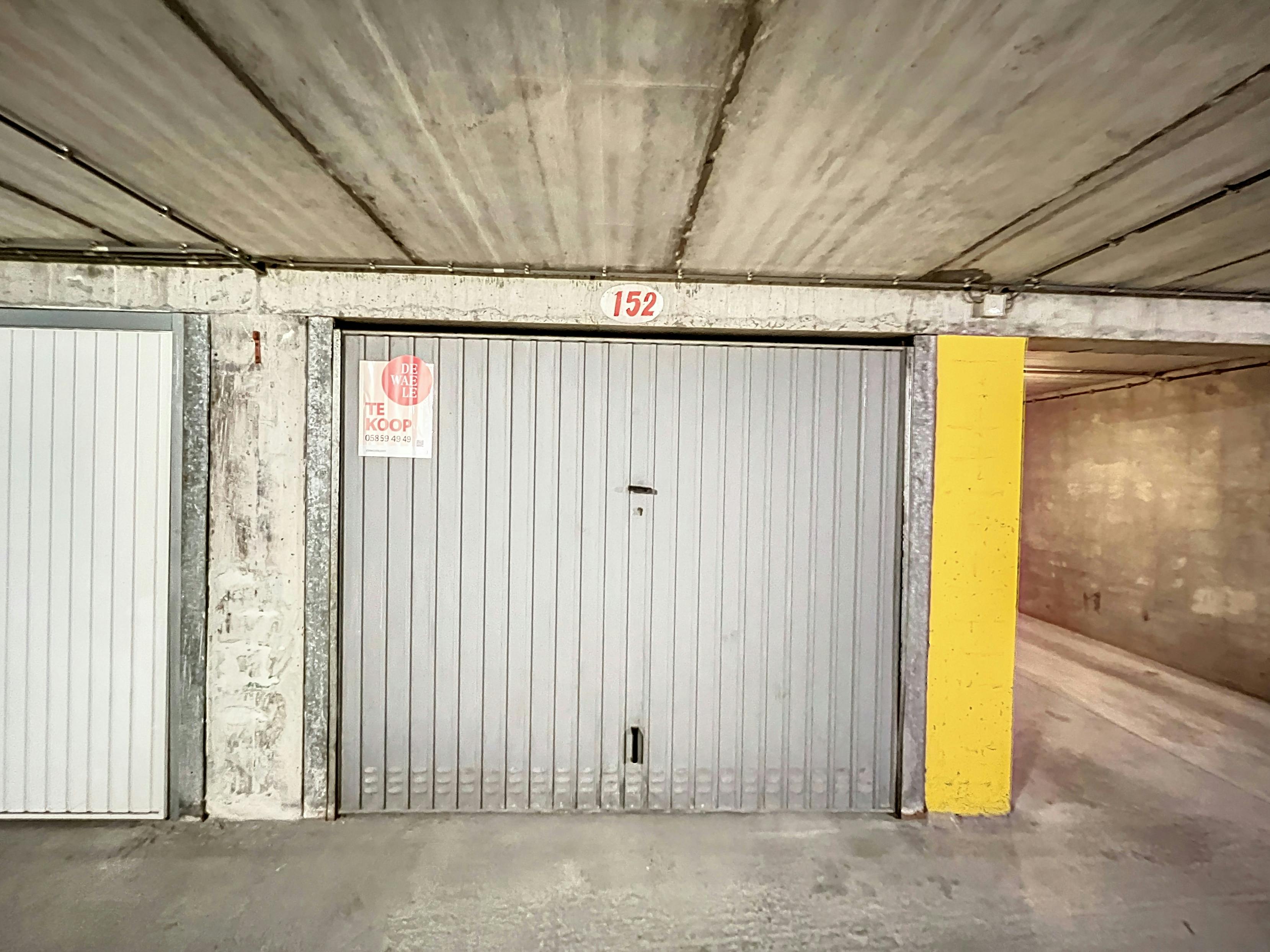 Garagebox te koop op het Hendrikaplein foto 11