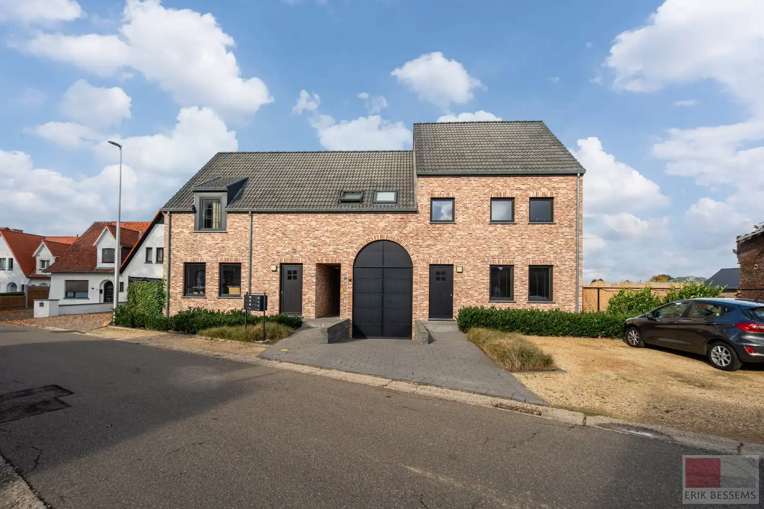 Ontdek deze instapklare en uiterst energiezuinige woning met een bewoonbare oppervlakte van 107 m² foto {{pictureIndex}}