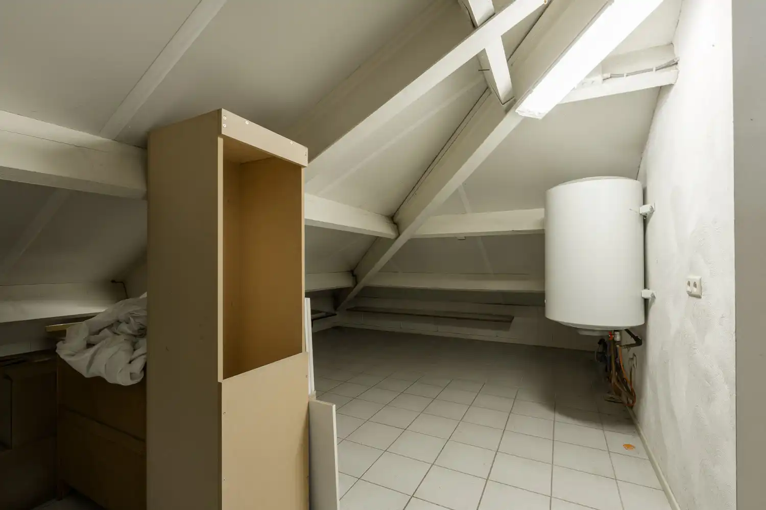 BEDRIJFSPAND MET CONCIERGEWONING foto 51