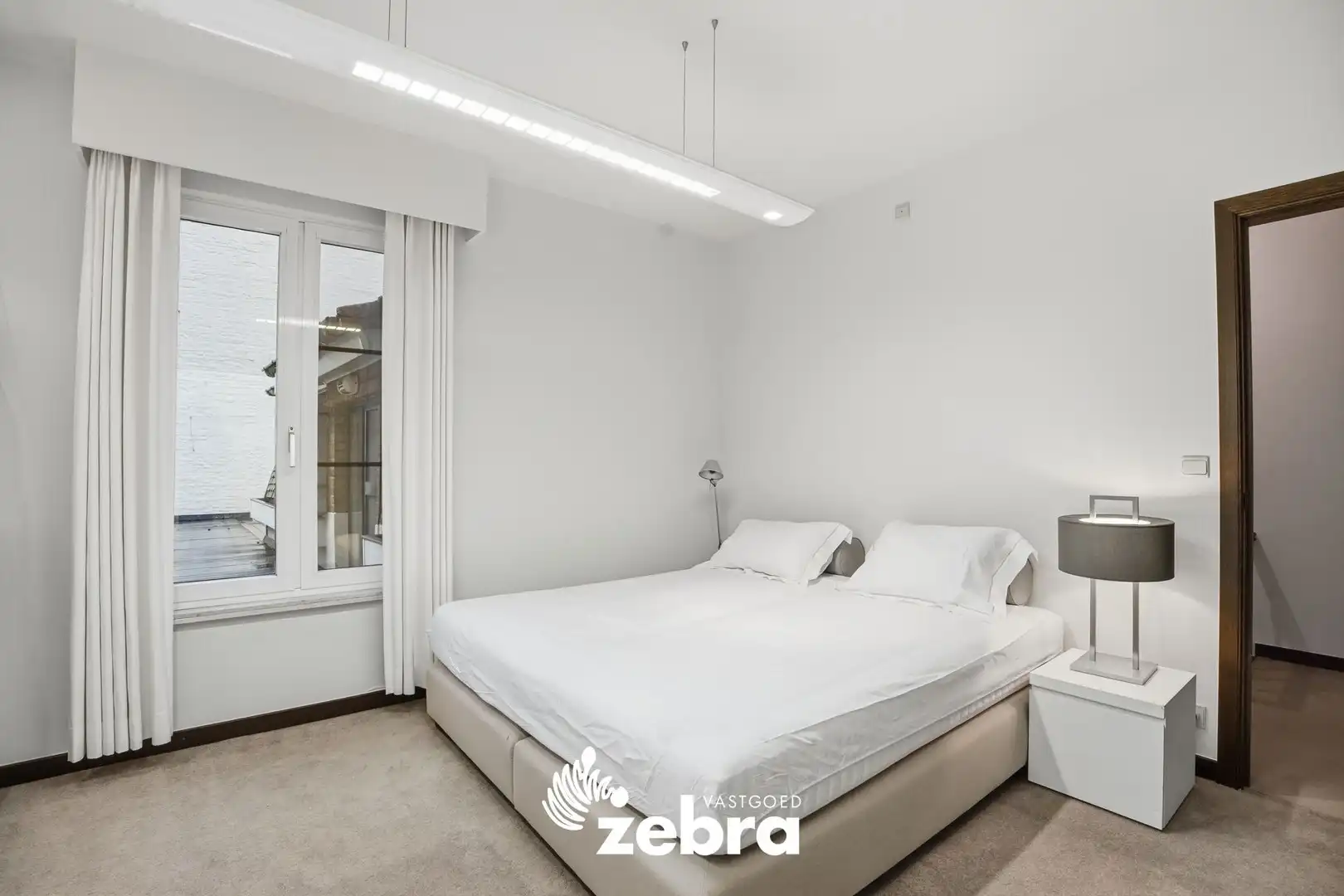 Stijlvolle, volledig gemeubelde karakterwoning in het centrum van Roeselare! foto 18