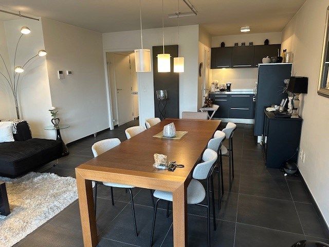 Prachtig instapklaar  2 - slpk.   Afwerking met luxe - materialen.  Open zicht op laan!  foto 3