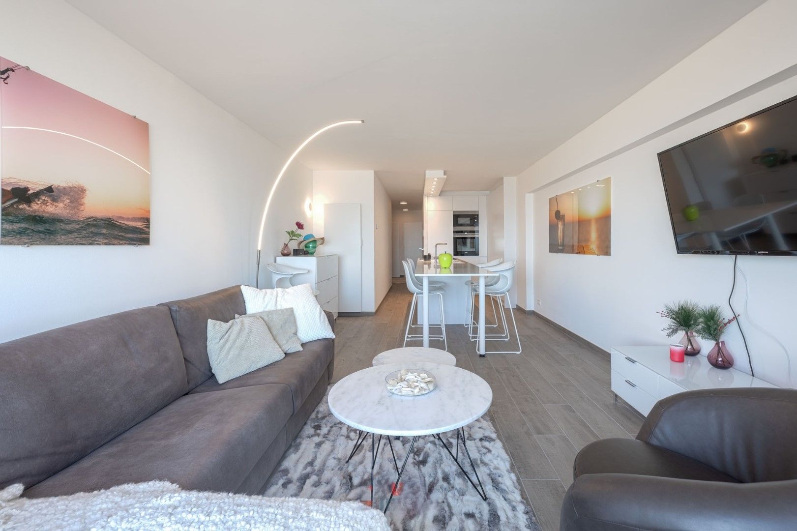 Gerenoveerd luxueus appartement op zeedijk te Nieuwpoort foto {{pictureIndex}}