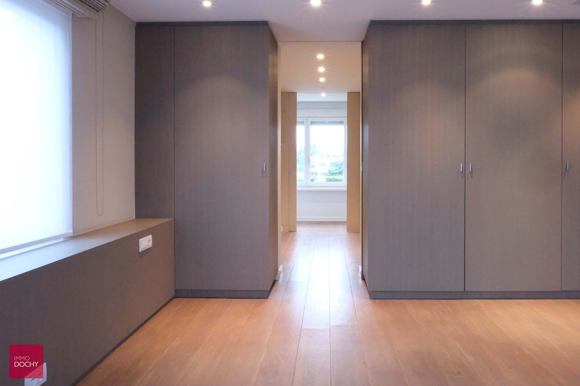 Kwalitatief afgewerkte villa met ruime garage en tuin foto 20