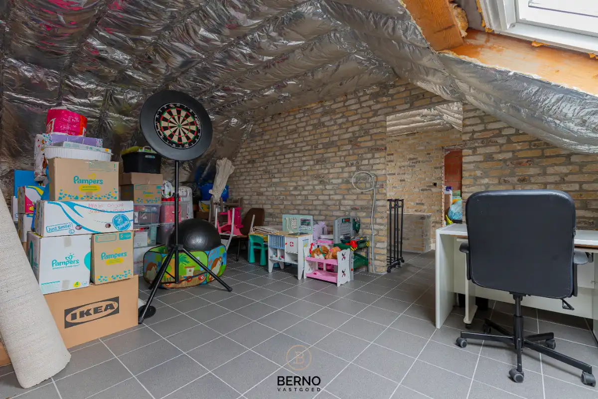 Recente en ruime gezinswoning met zonnige tuin foto 13