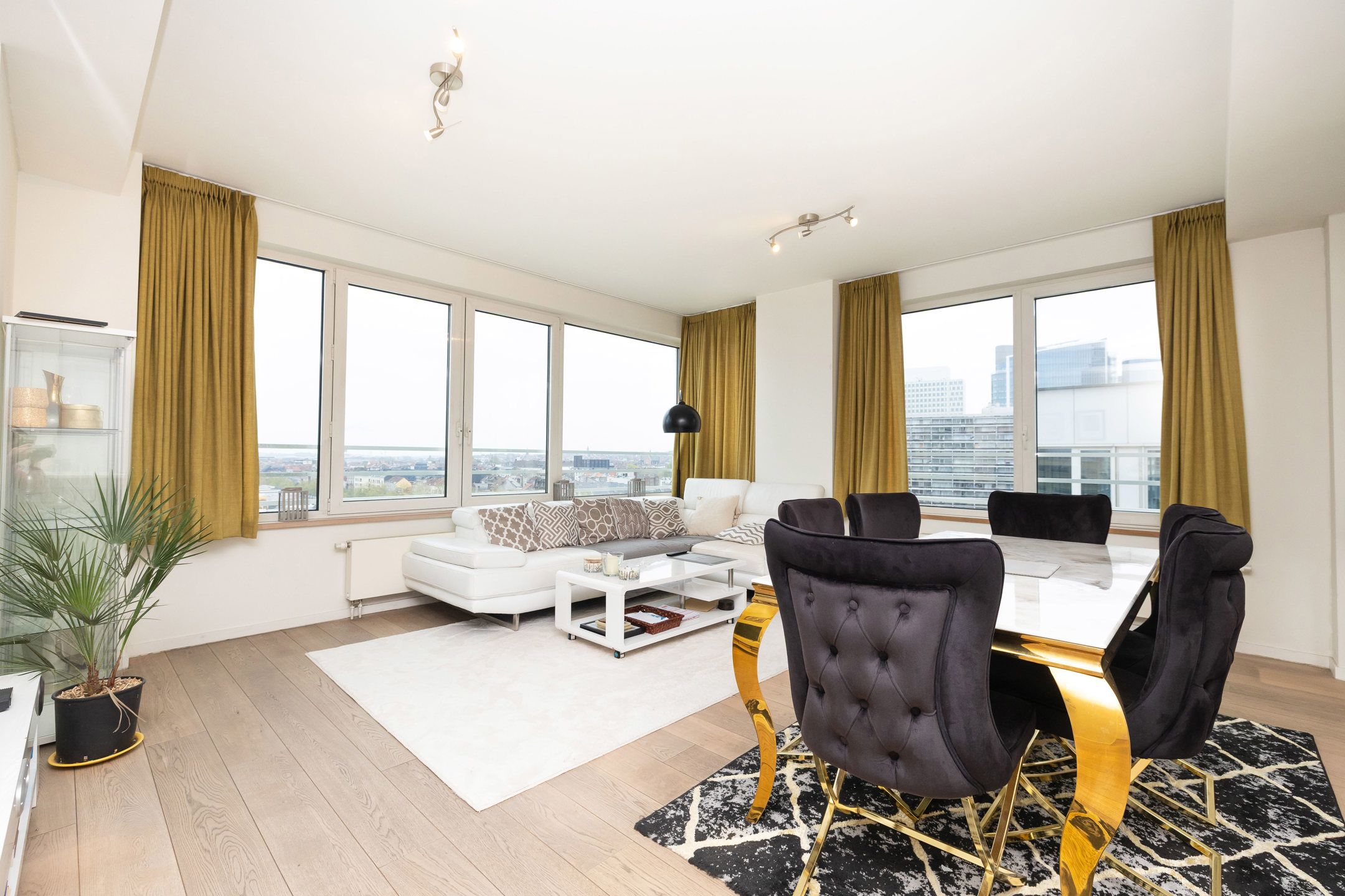 Appartement foto {{pictureIndex}}