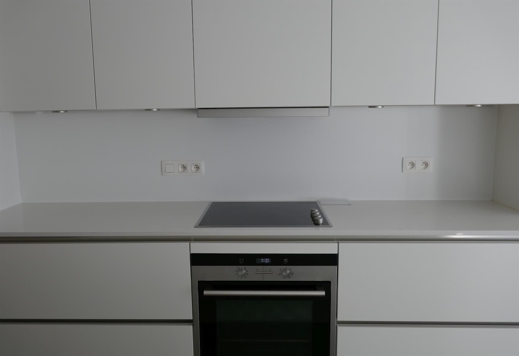 ANTWERPEN - Instapklaar appartement met terras foto 7