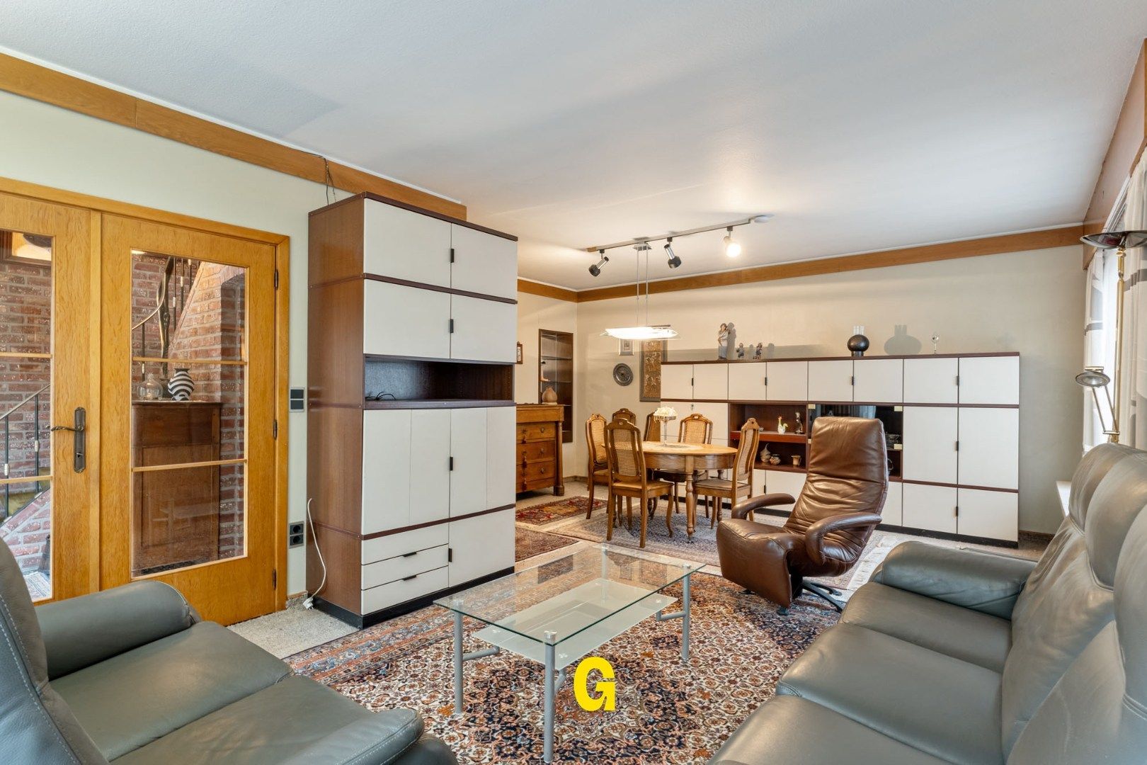 ***IN OPTIE*** Degelijk gebouwde halfopen woning met tuin en 315 m² vergunde opslagplaatsen en garage, vlak bij het centrum van Hoeselt foto 5