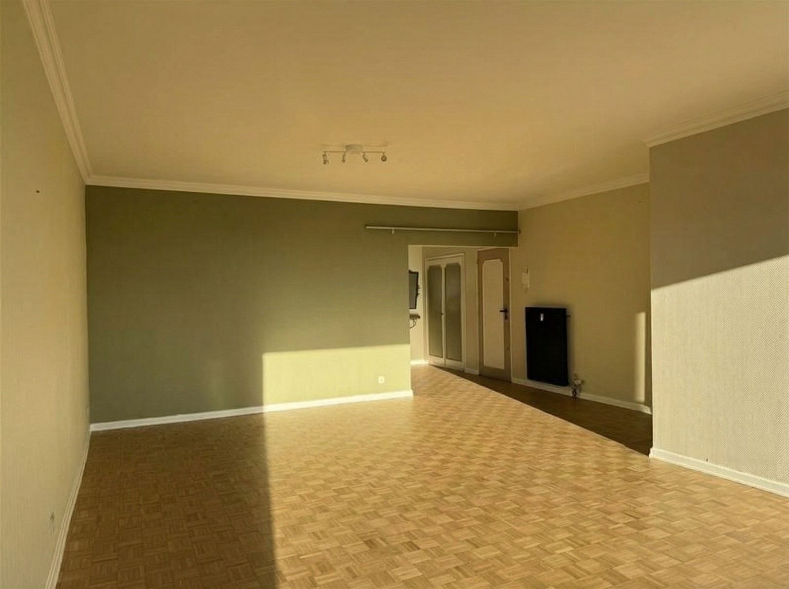 Appartement met 2 slpks en terras + kelder foto 2