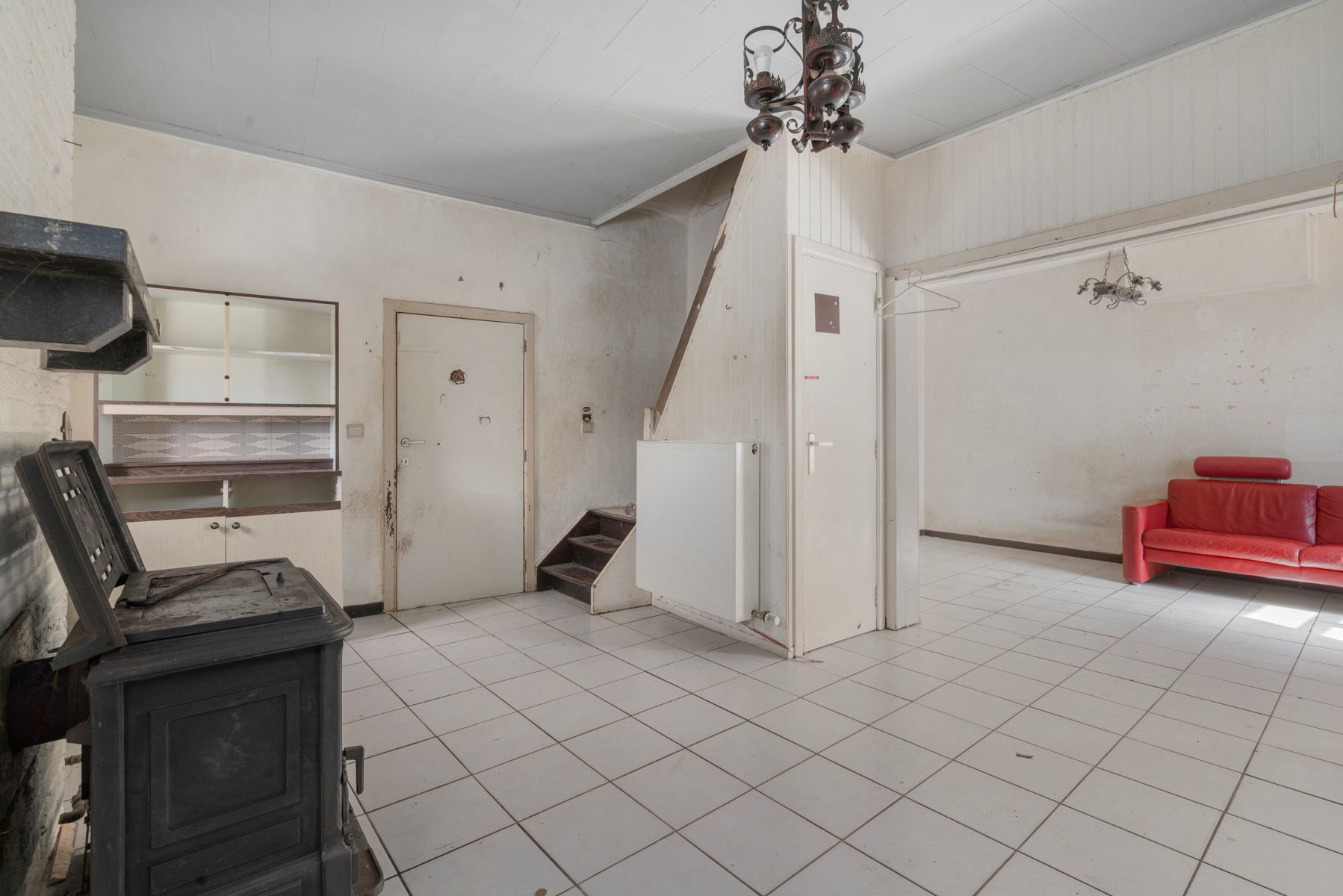 Te renoveren woning met 2 slaapkamers  foto 4