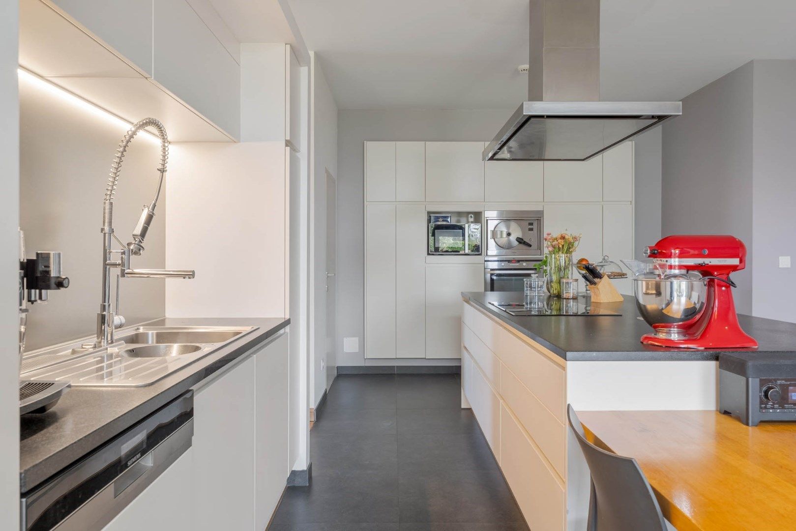 Statige vrijstaande herenwoning vlakbij Genk-centrum - EPC A-Label foto 24