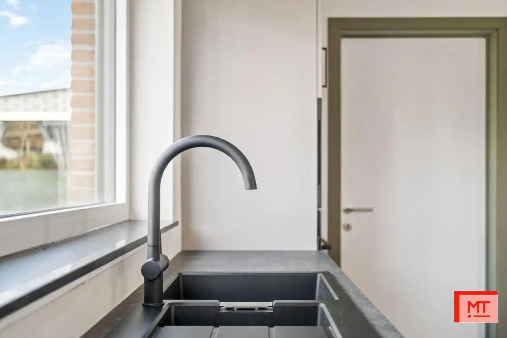 Halfopen nieuwbouwwoningen op een rustige locatie in Wervik foto 11