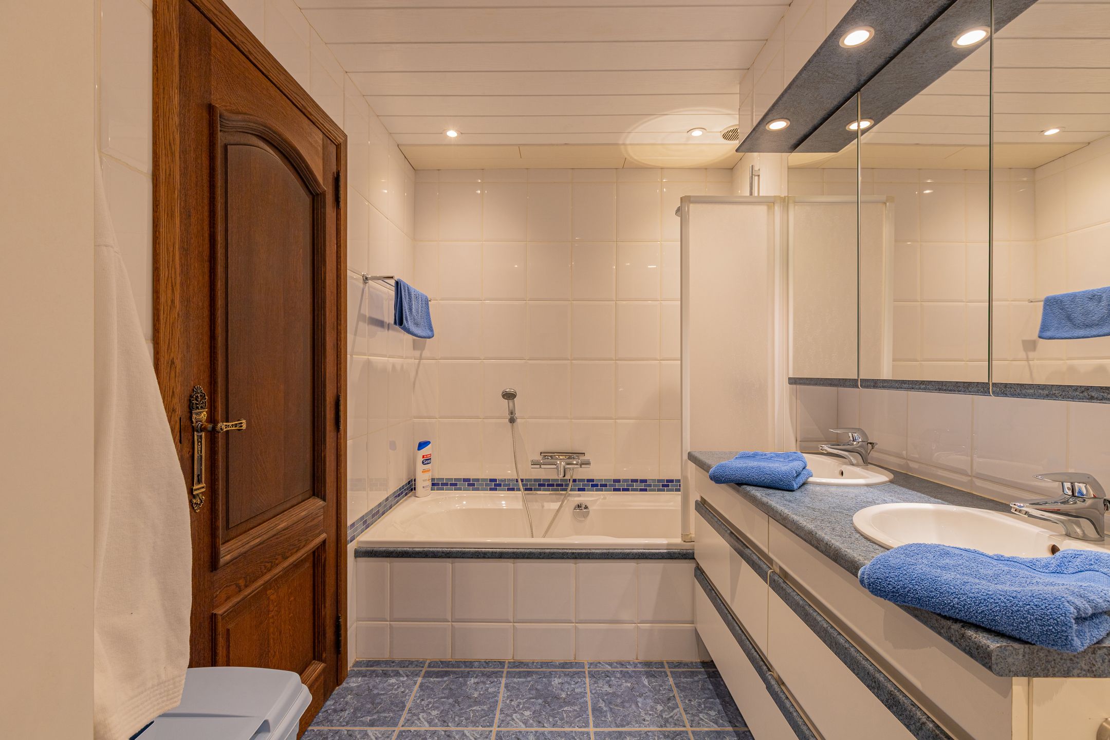 KERKSKEN - Grote woning met appartement en atelier foto 18