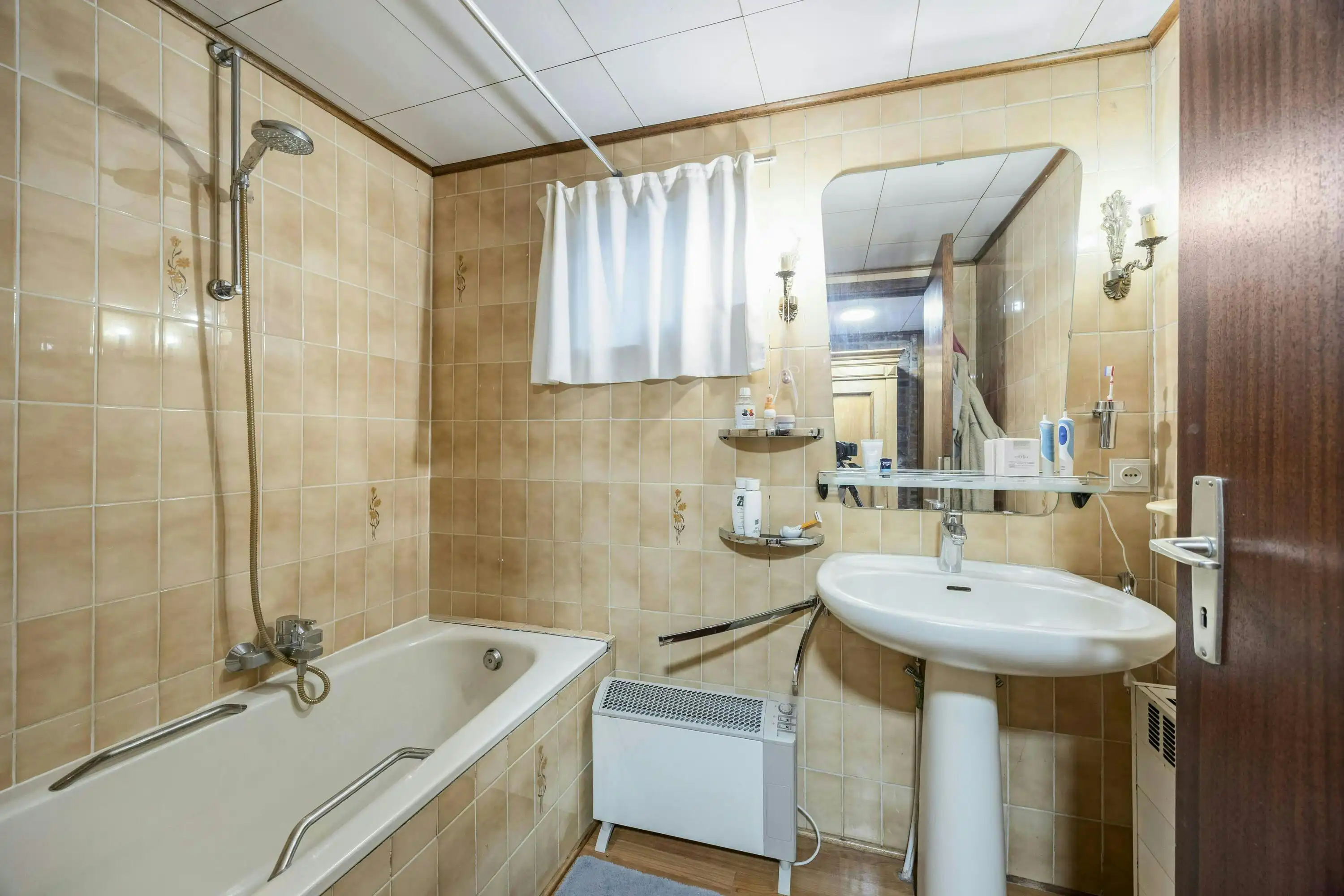 Knus renovatiehuisje met karakter in Kalken foto 10