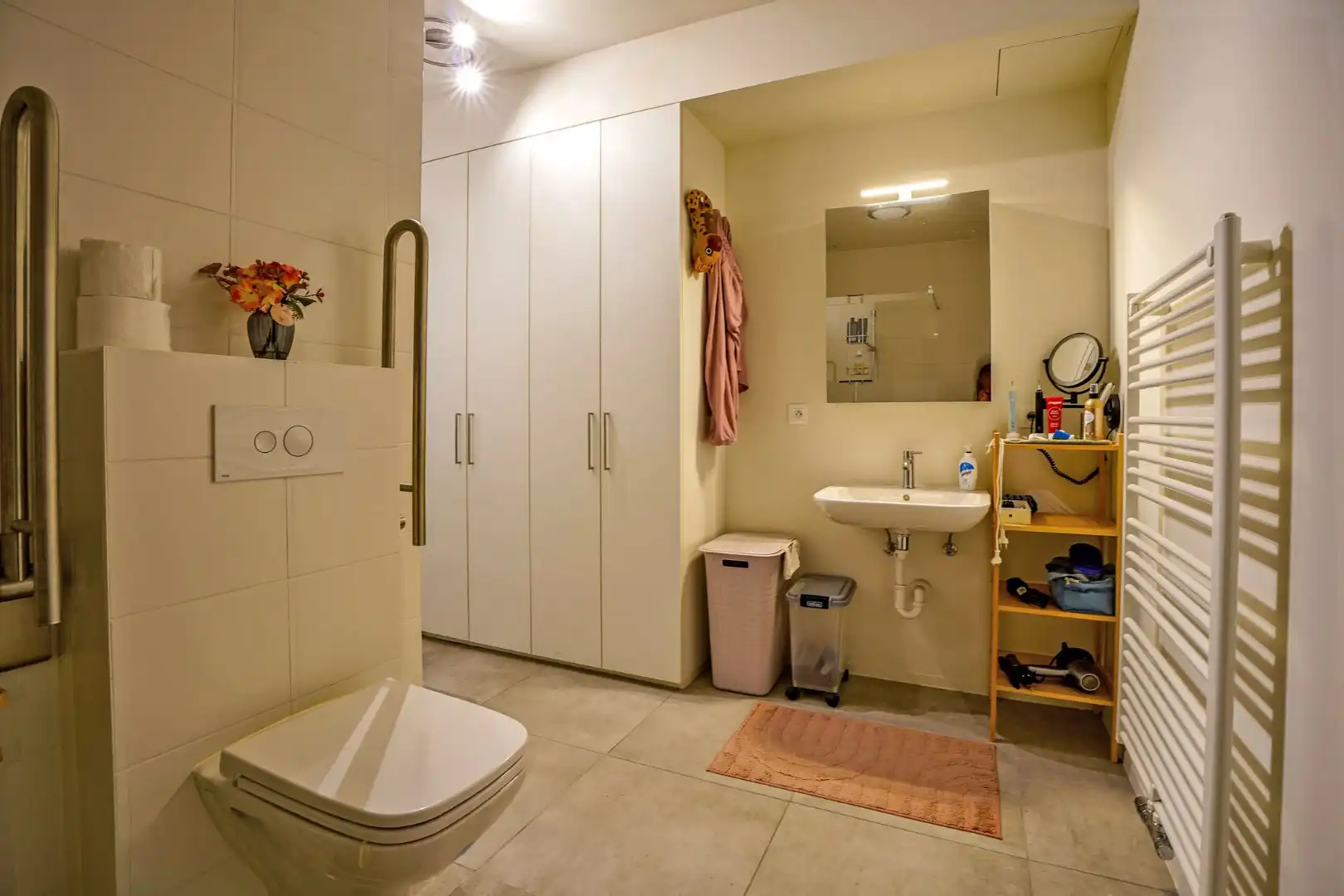 Prachtig 1-slaapkamerappartement met ruim terras (serviceflat) in Residentie Beukenhof, uniek wonen in de dorpskern van Oostduinkerke.  foto 8