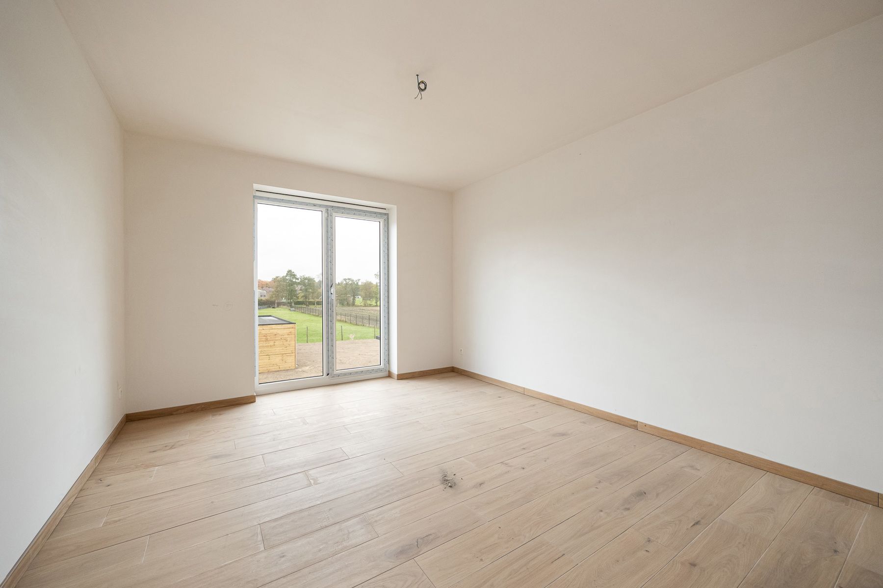 Halfopen woning met 3 slaapkamers en carport/fietsenberging op perceel van ca 370 m² foto 9