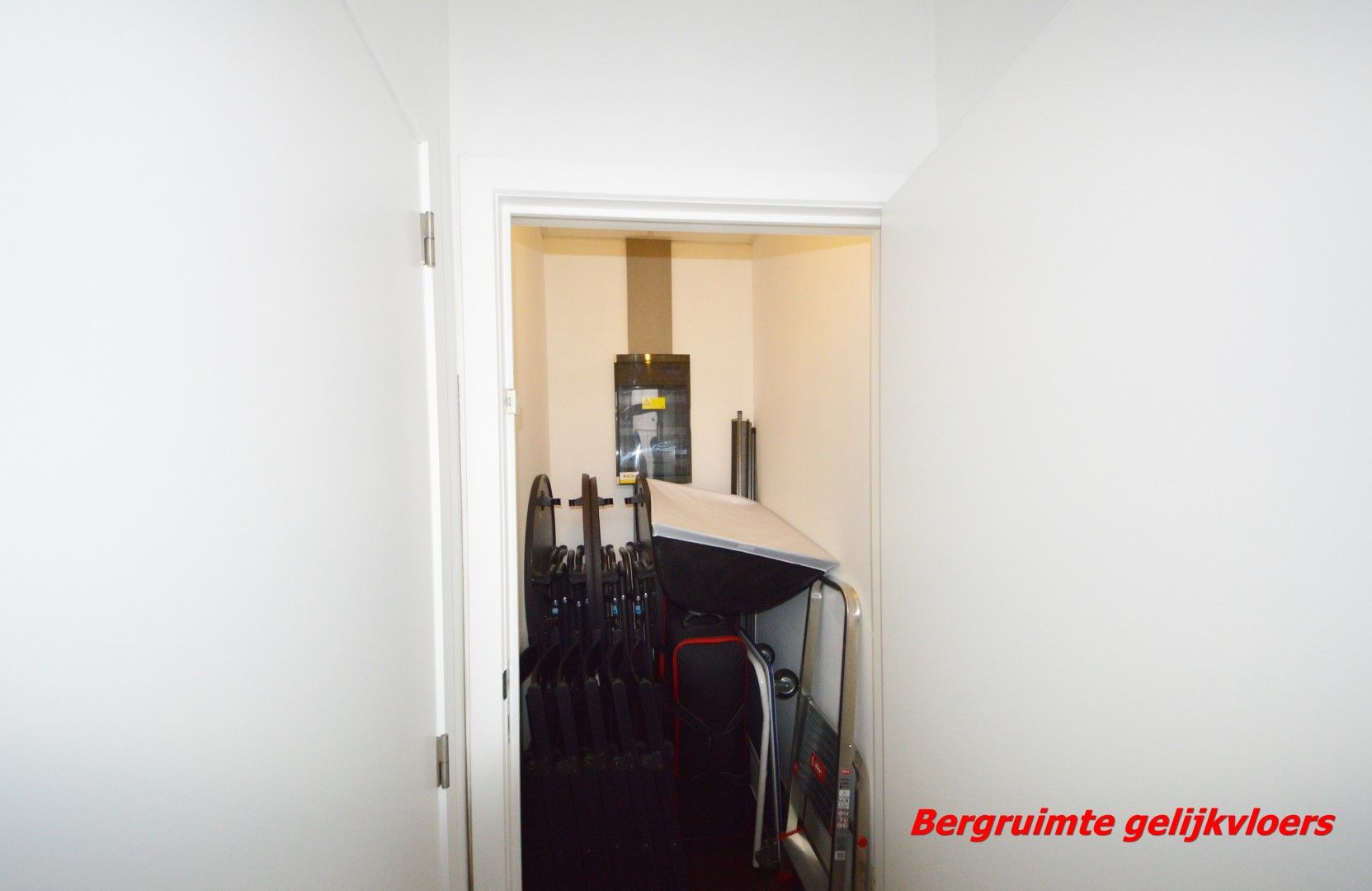 INSTAPKLARE WONING MET RUIME PARKING foto 9