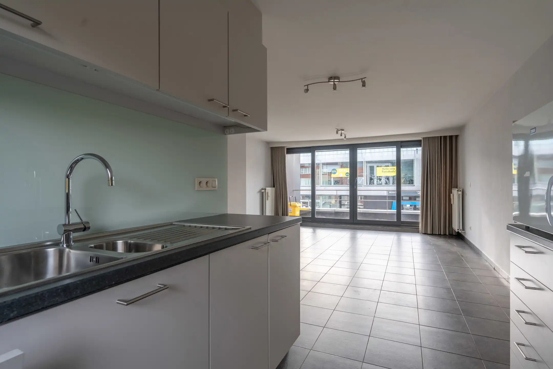 Modern 2-slaapkamer appartement met terras te Turnhout. foto 2