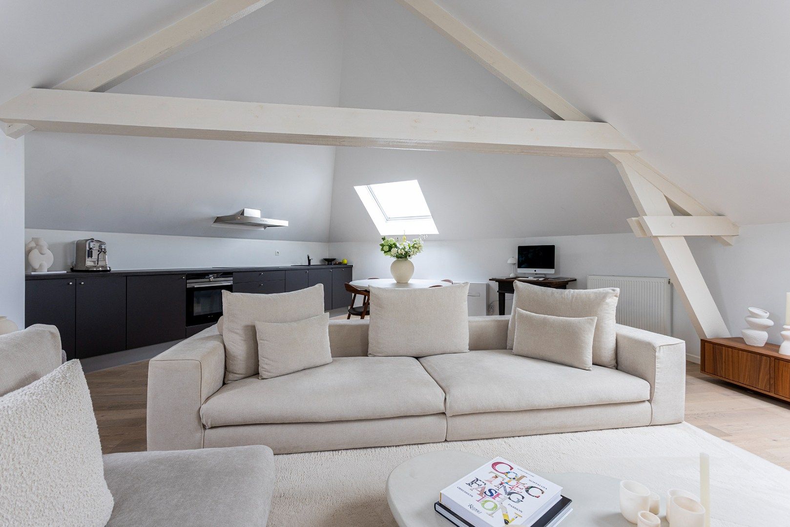Luxueus 1-slaapkamer appartement te centrum Antwerpen! foto 8