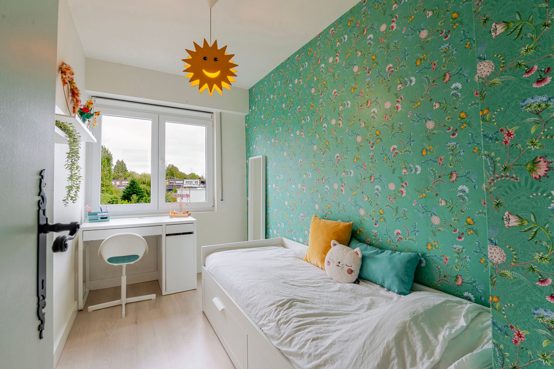Instapklare bel-etagewoning met 4 slaapkamers in Aartselaar foto 10