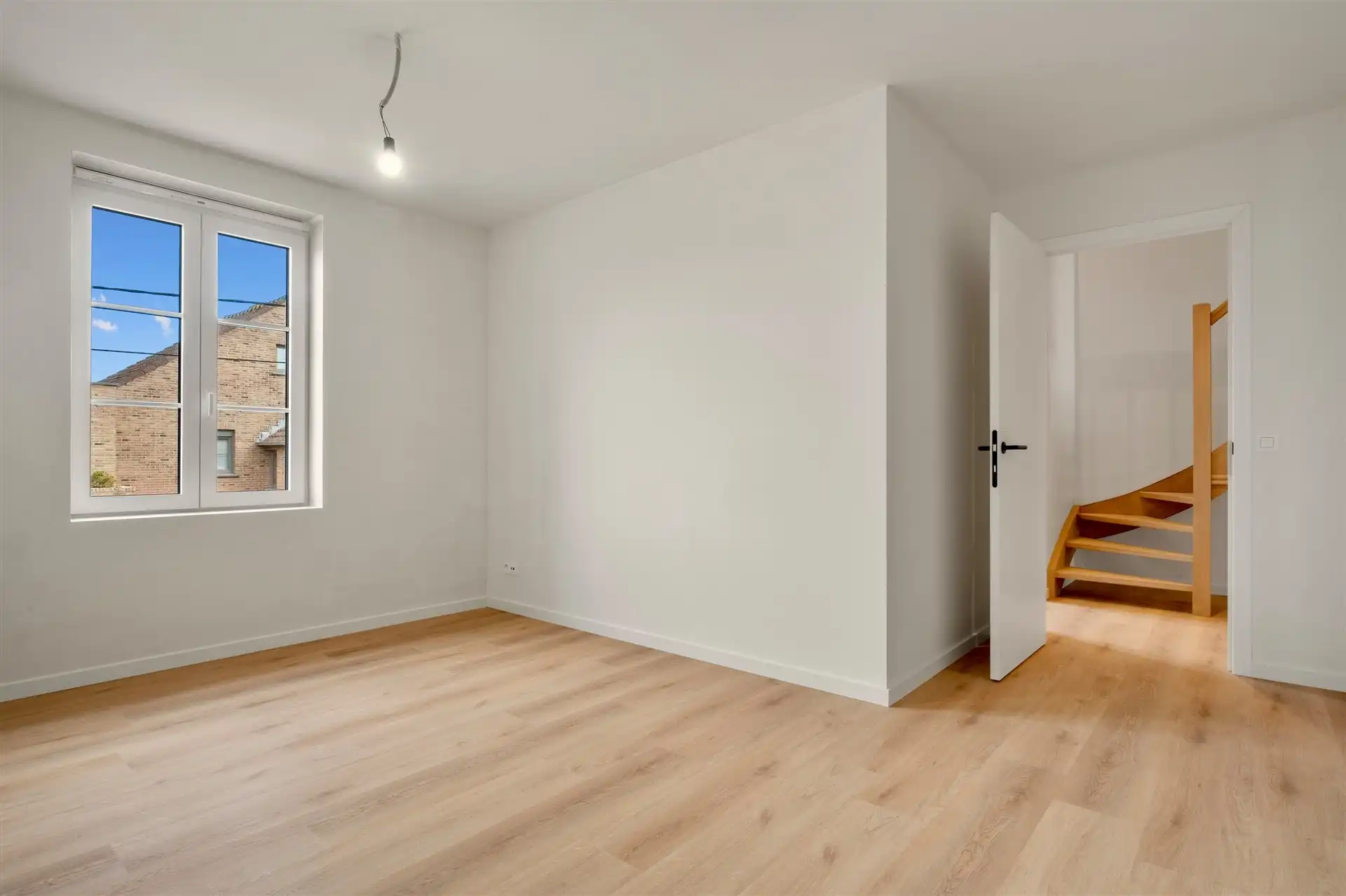 Prachtige en rustig gelegen nieuwbouwwoning met tuin foto 21