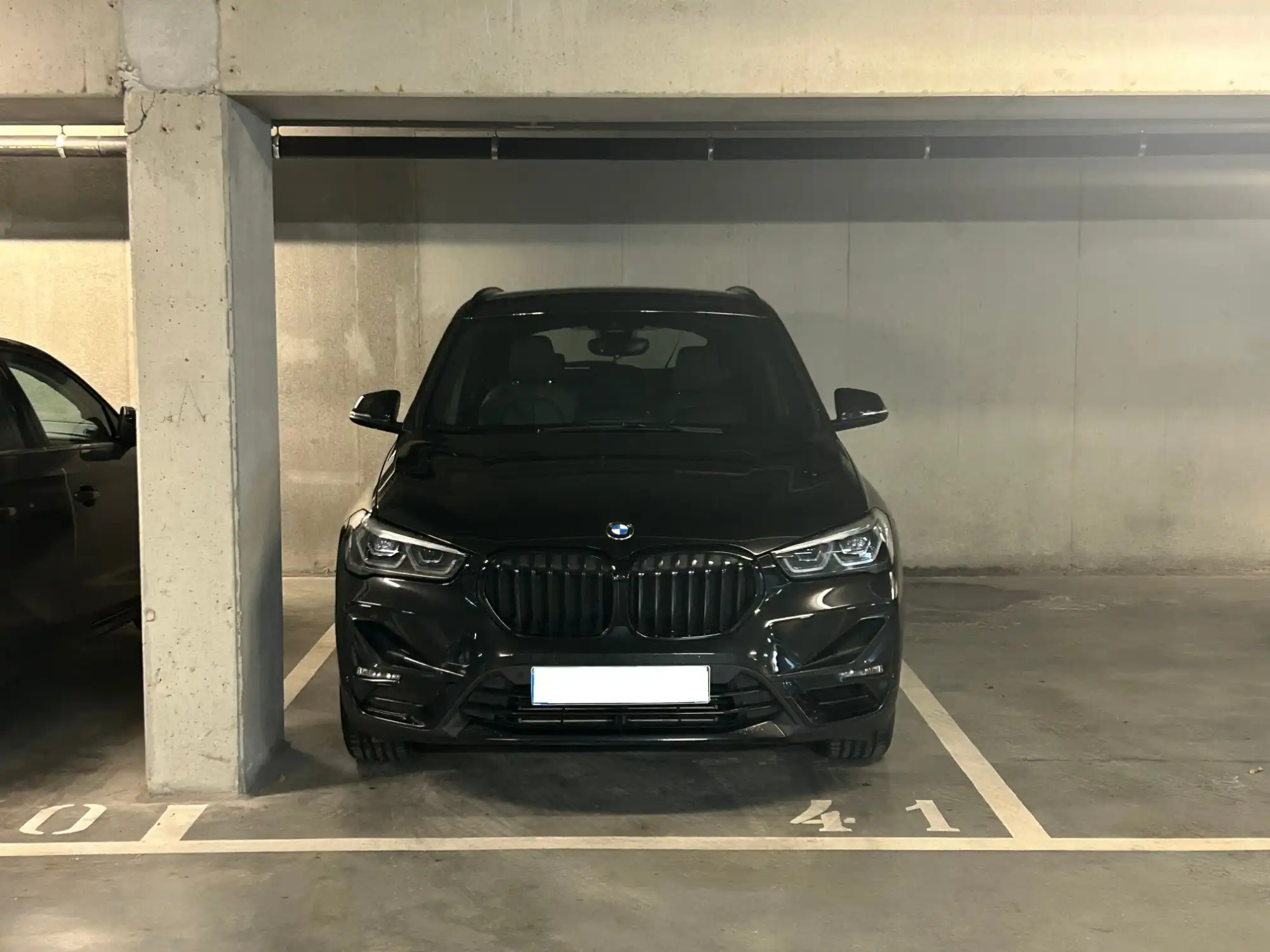 Verzorgde autostaanplaats op de ZAAT in Temse foto 2