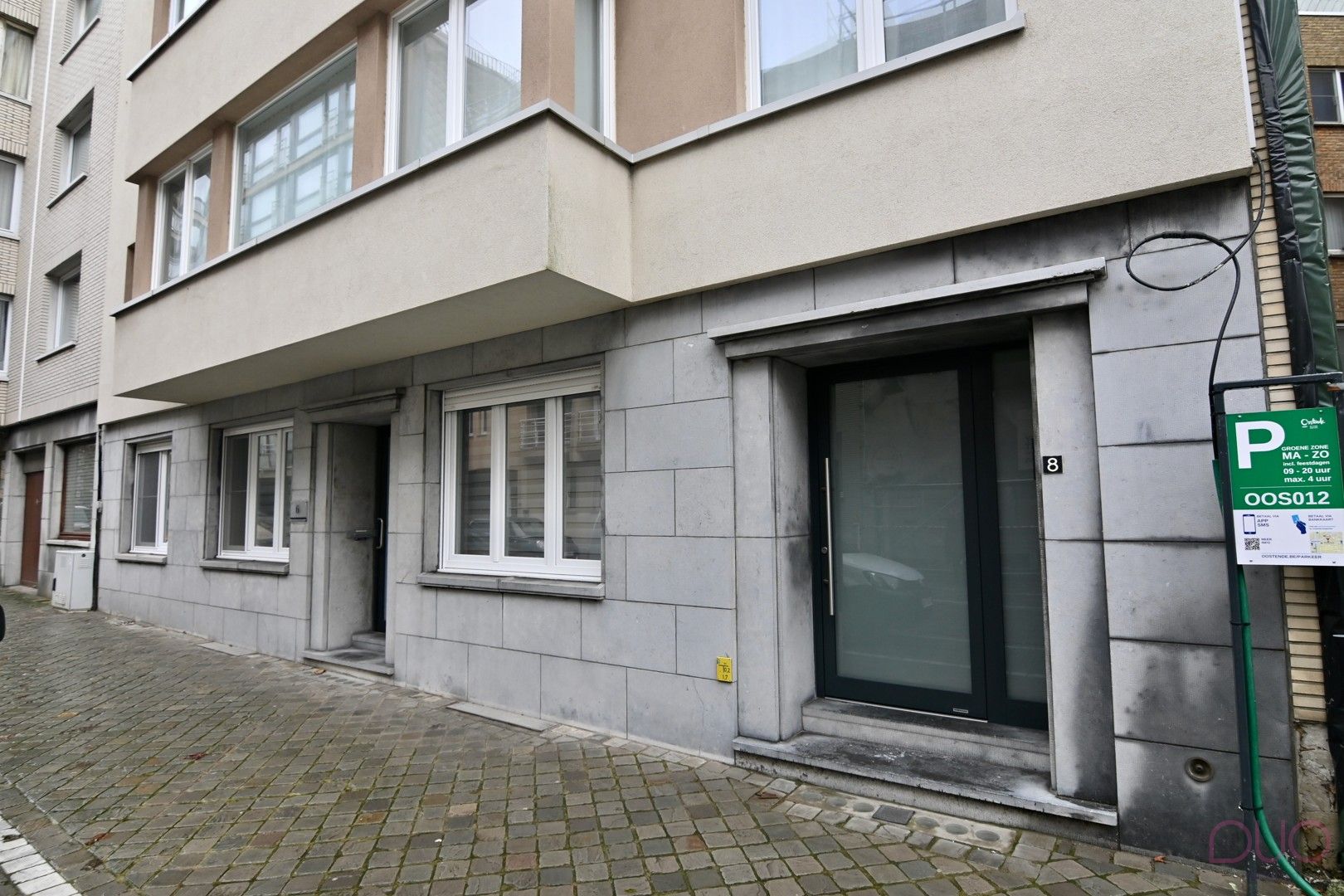 Stijlvol wonen vlak bij zee – volledig gerenoveerd gelijkvloers 3 slaapkamer appartement in de statige Warschaustraat foto 2