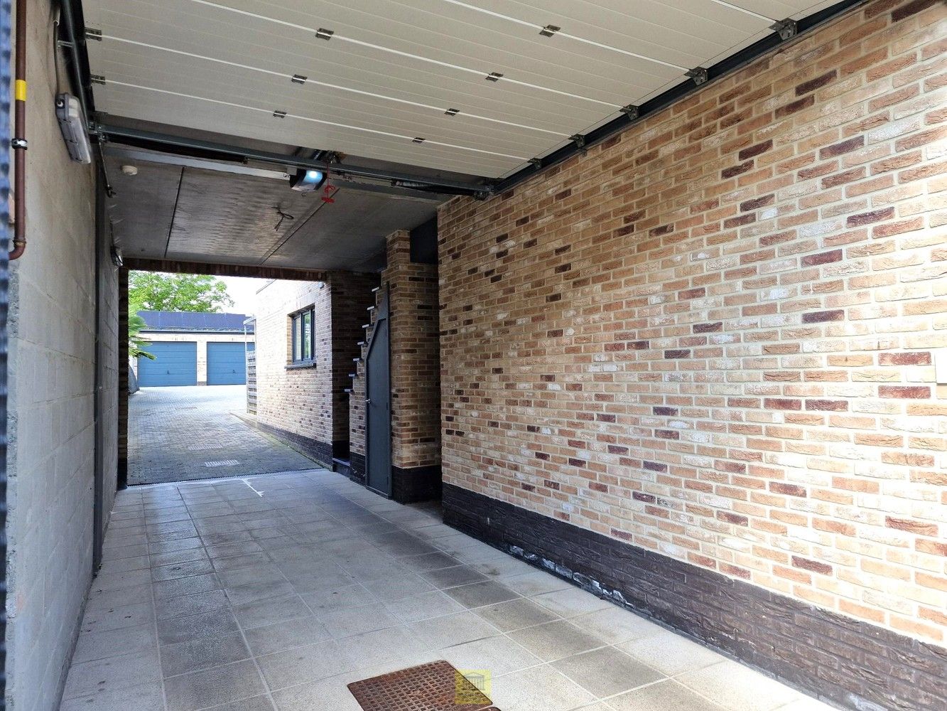 Ruim duplexappartement met aangenaam terras én garage! foto 2