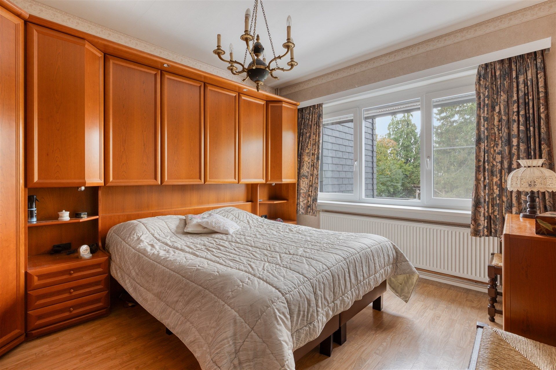 Ruime gezinswoning met 8 a 9 slaapkamers, een riante tuin en een prachtig uitzicht op weiland. foto 17