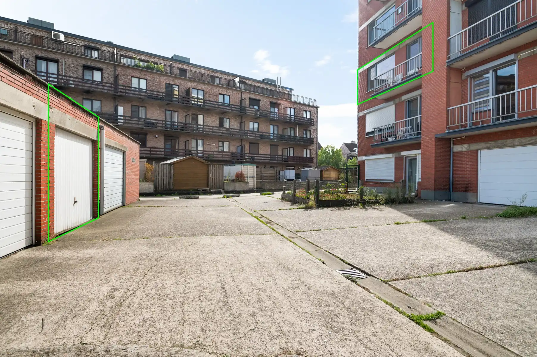 Goed gelegen 3-slaapkamerappartement met garage foto 16