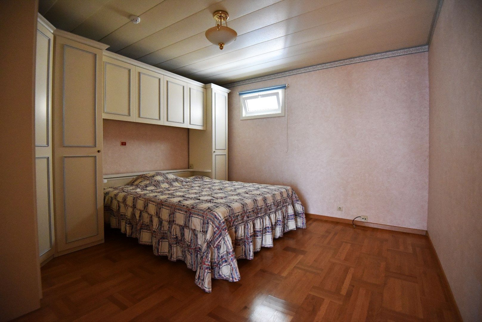 Ruime serviceflat (80m²) met 2 slpks,  2 terrassen en ruime garage (21m²) te Maldegem foto 6