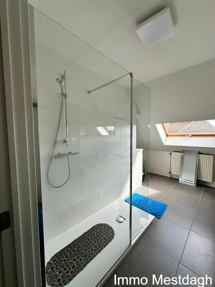 Strak & energiezuinig duplex-appartement met terras in hartje Geetbets foto 17