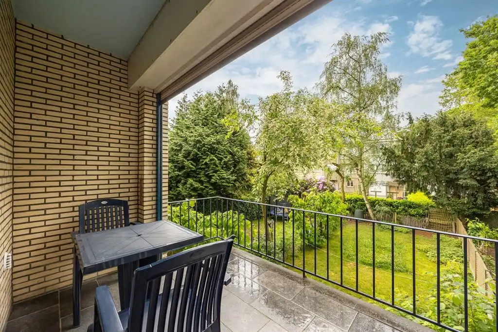 Ruime bel-étage woning vlakbij Rivierenhof foto 3