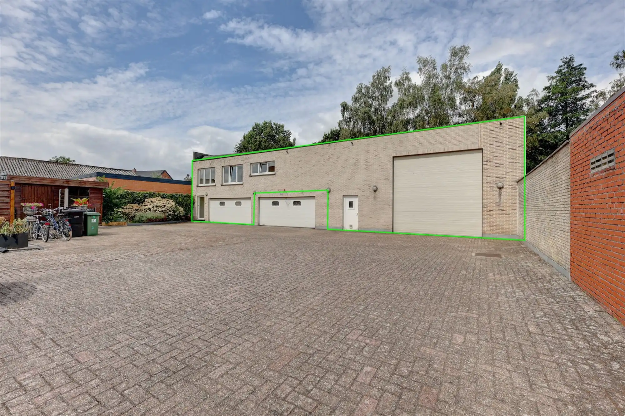 Opslagloods met polyvalente ruimte in Ranst foto {{pictureIndex}}