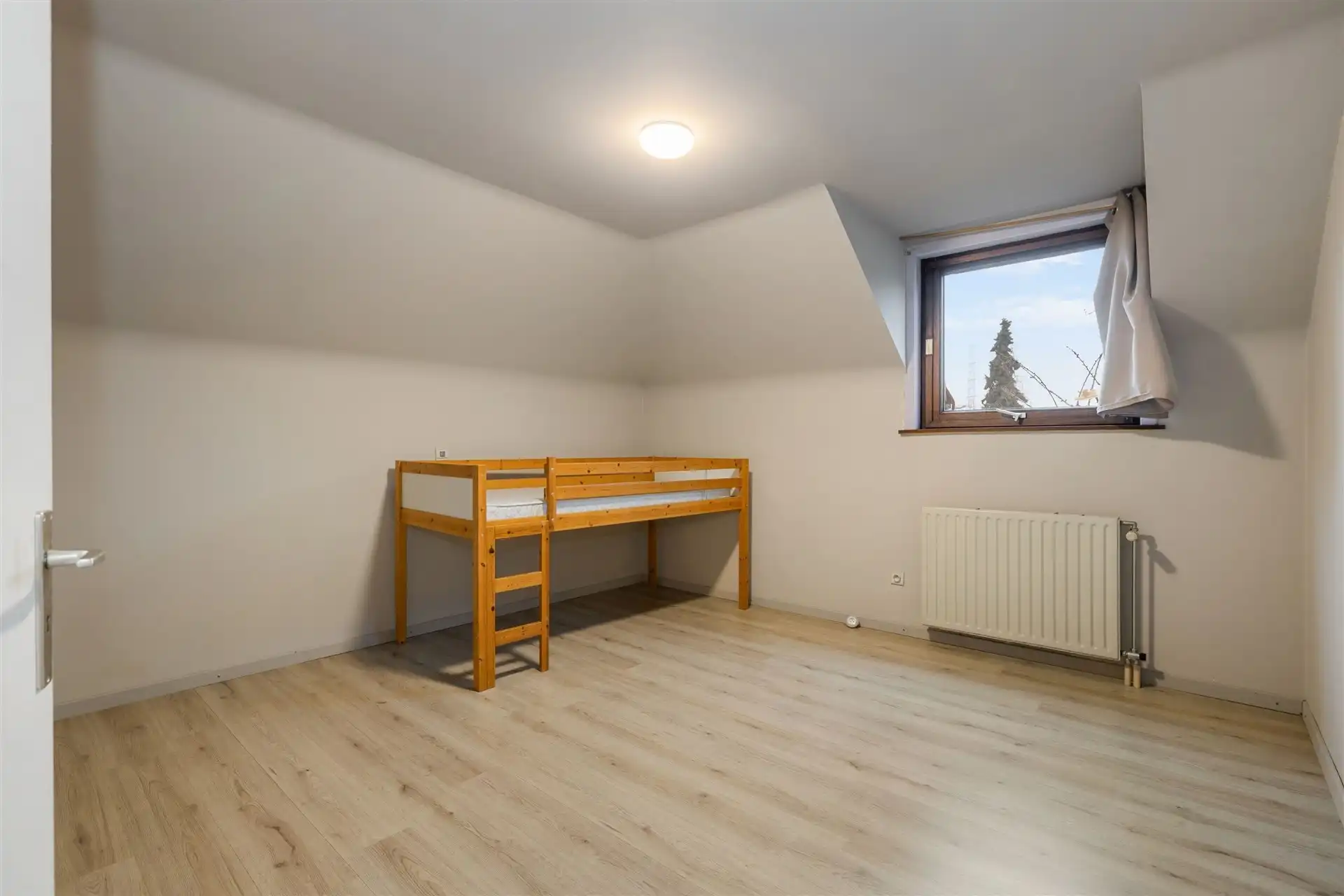 Instapklare gezinswoning met 3 slaapkamers nabij het centrum foto 5