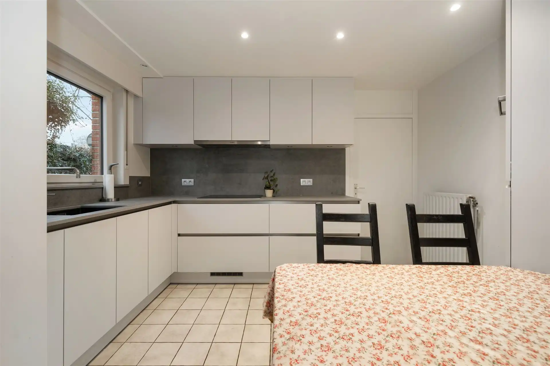 Instapklare gezinswoning met 3 slaapkamers nabij het centrum foto 5