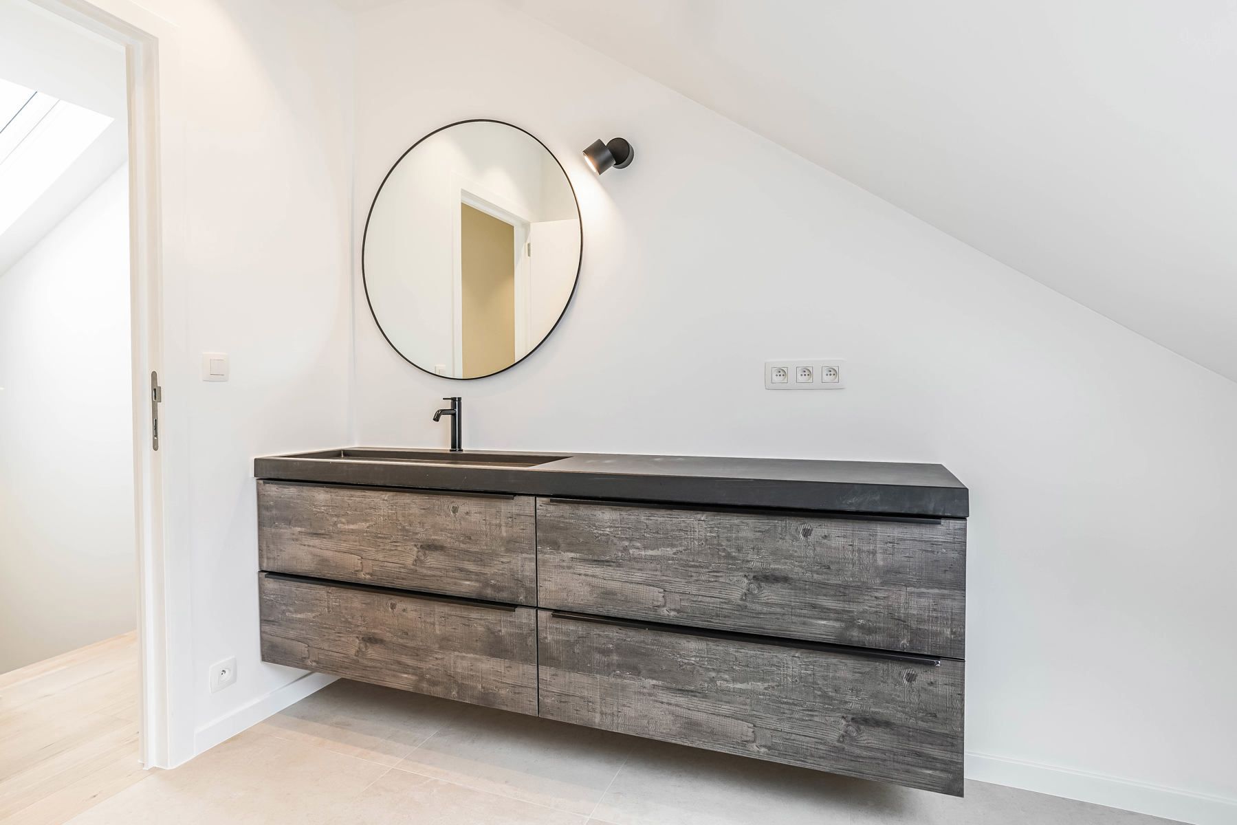 Volledig gerenoveerde en energiezuinige rijwoning te Imde (Meise) foto 21
