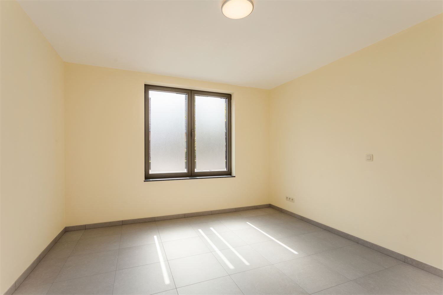 APPARTEMENT MET ZEER RUIM TERRAS TE HALEN! foto 16