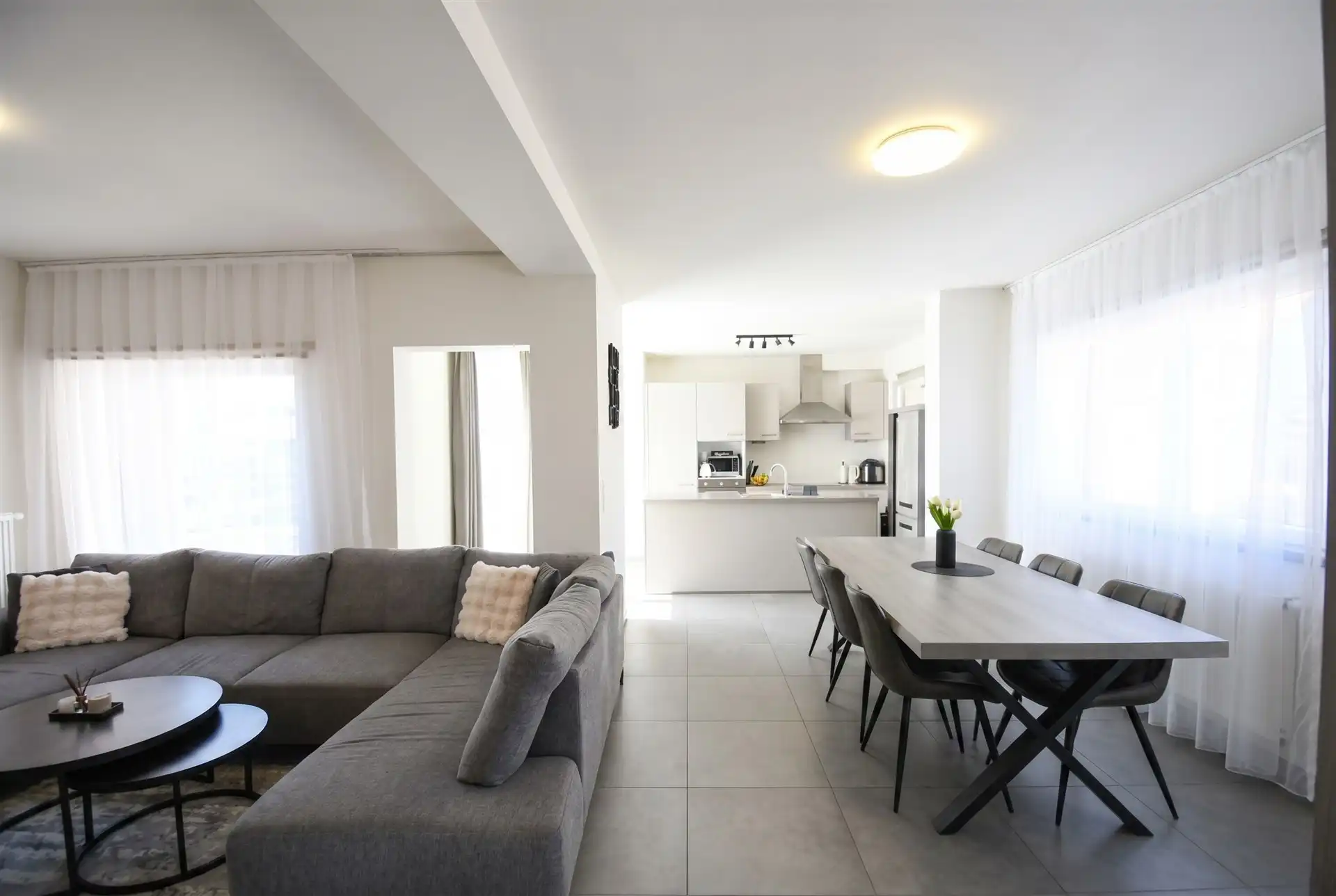 Appartement met twee slaapkamers in Sint-Niklaas  foto {{pictureIndex}}