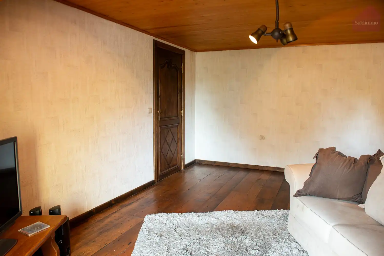 Ruime gezinswoning met 6 slaapkamers op een uitzonderlijk groot perceel van 21a 73ca foto 28