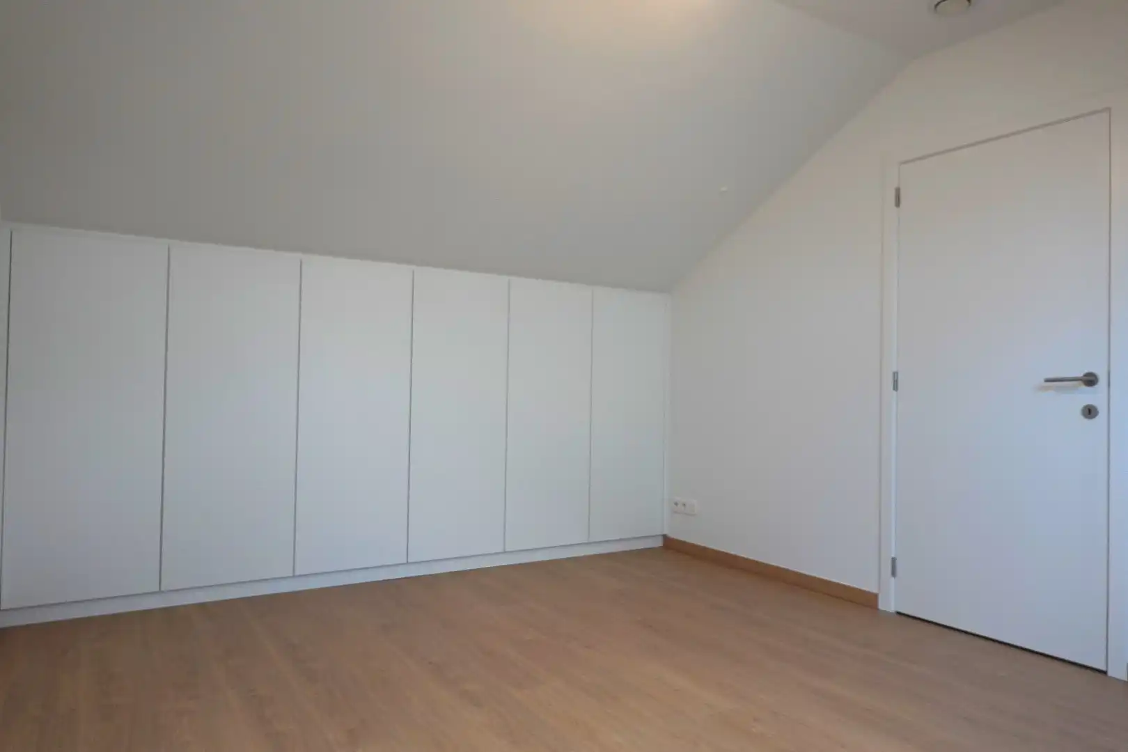 Prachtig 3-slaapkamerappartement met staanplaats in het voormalige gemeentehuis van Vleteren foto 15