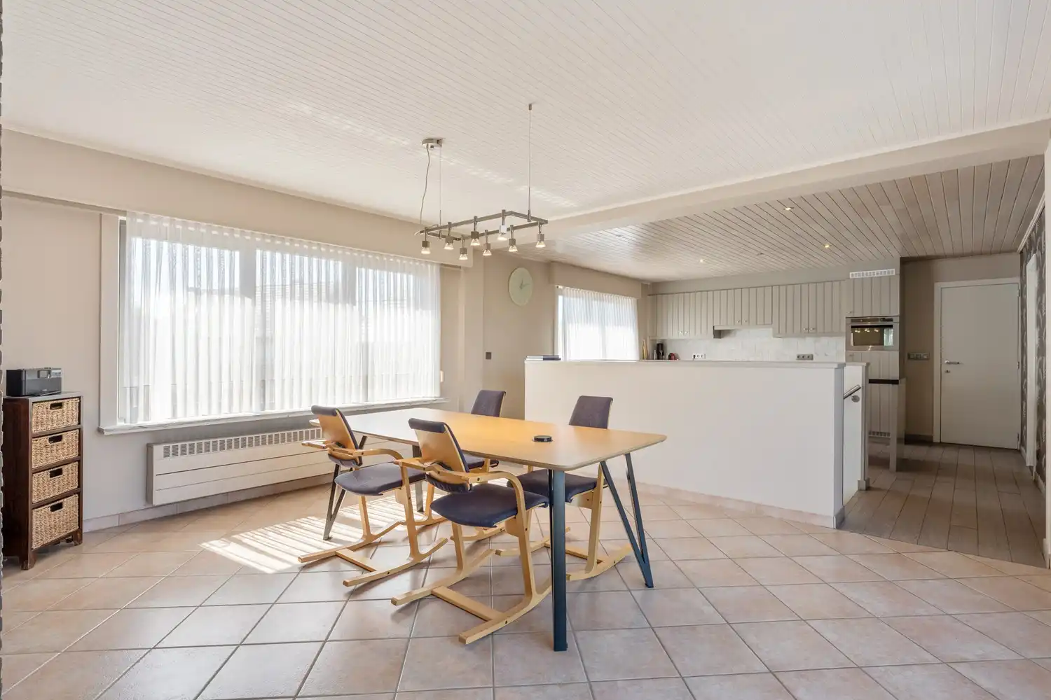 Commercieel pand met ruime handelsruimte, loods én drie-slaapkamer appartement van 160 m² in Wezemaal ! foto 22