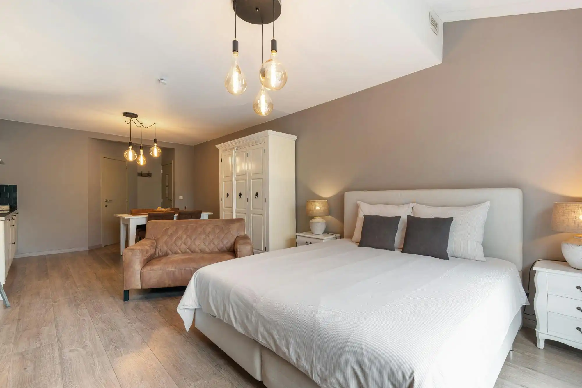 Woonst met B&B en appartement te koop in Minderhout foto 23